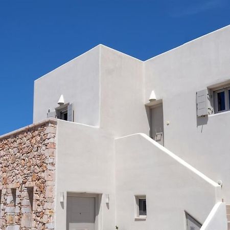In The Heart Of Fira & Free Pool - Nychteri Suite Luaran gambar