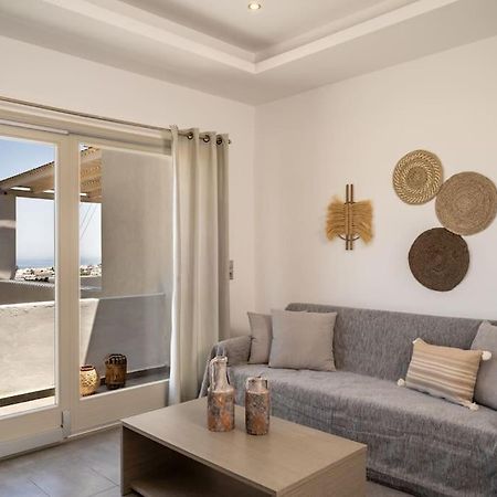 In The Heart Of Fira & Free Pool - Nychteri Suite Luaran gambar