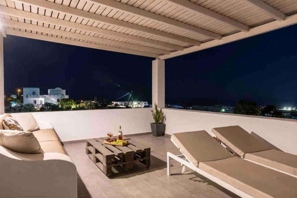 In The Heart Of Fira & Free Pool - Nychteri Suite Luaran gambar