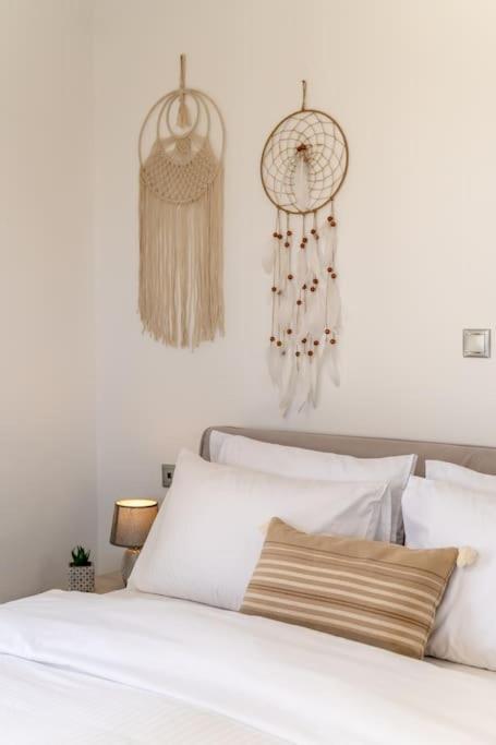 In The Heart Of Fira & Free Pool - Nychteri Suite Luaran gambar
