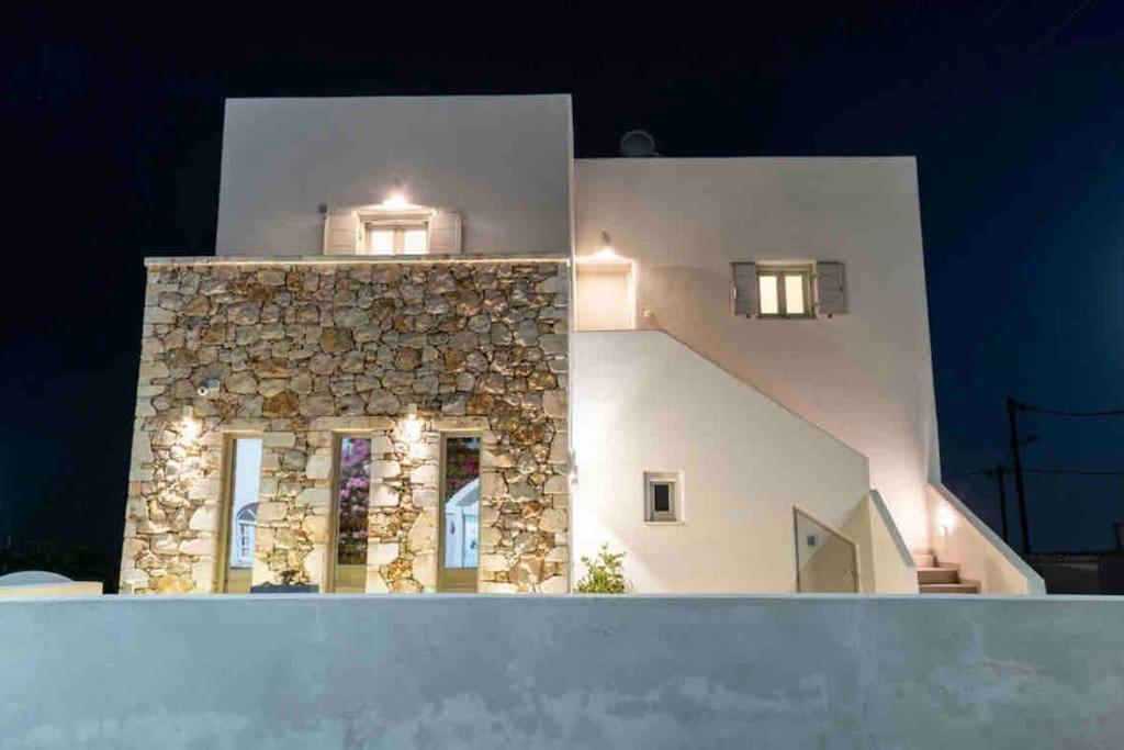 In The Heart Of Fira & Free Pool - Nychteri Suite Luaran gambar