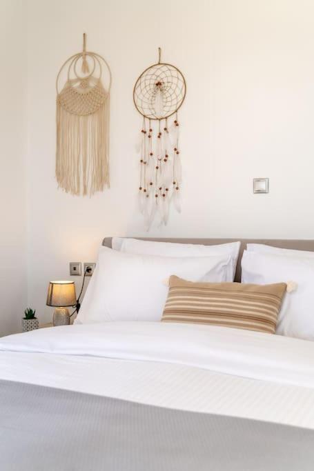 In The Heart Of Fira & Free Pool - Nychteri Suite Luaran gambar