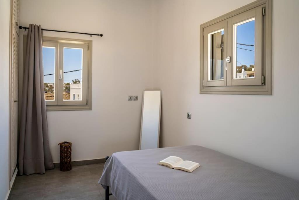 In The Heart Of Fira & Free Pool - Nychteri Suite Luaran gambar