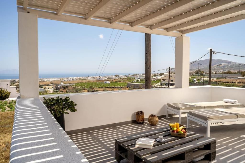 In The Heart Of Fira & Free Pool - Nychteri Suite Luaran gambar