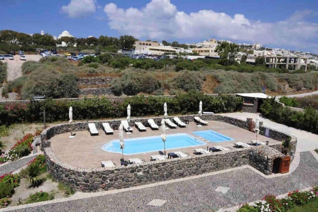 In The Heart Of Fira & Free Pool - Nychteri Suite Luaran gambar