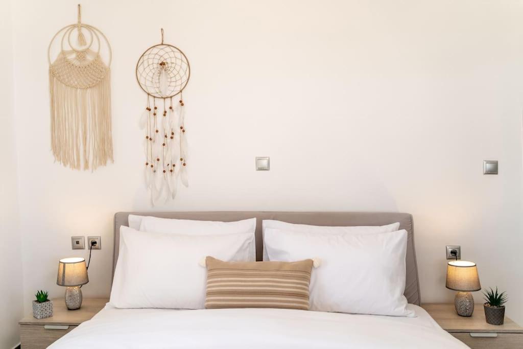 In The Heart Of Fira & Free Pool - Nychteri Suite Luaran gambar