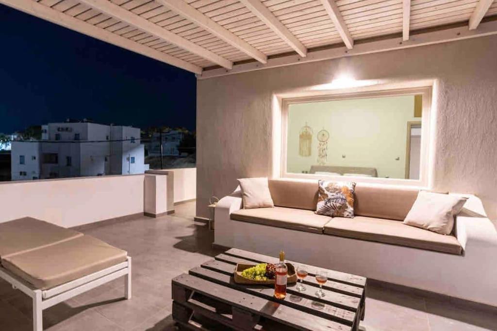 In The Heart Of Fira & Free Pool - Nychteri Suite Luaran gambar
