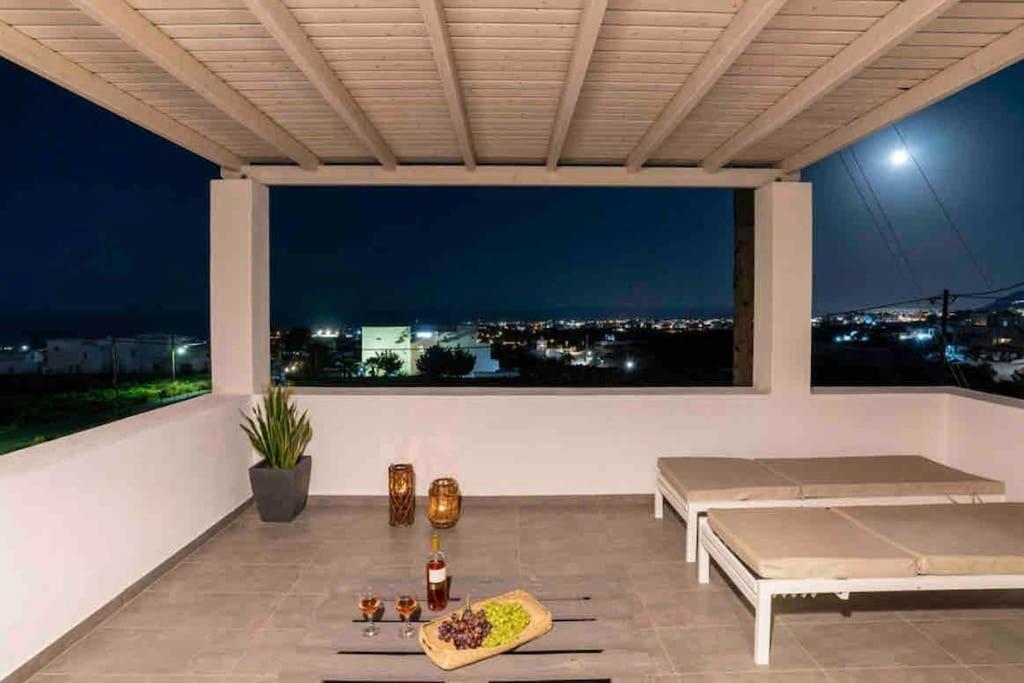 In The Heart Of Fira & Free Pool - Nychteri Suite Luaran gambar